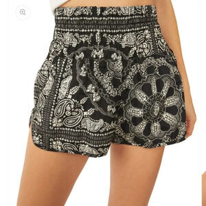 FP Movement  Free People The Way Home Bandana Print Short Size XS